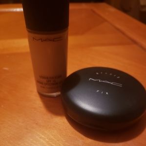 Mac studio fix foundation and powder bundle